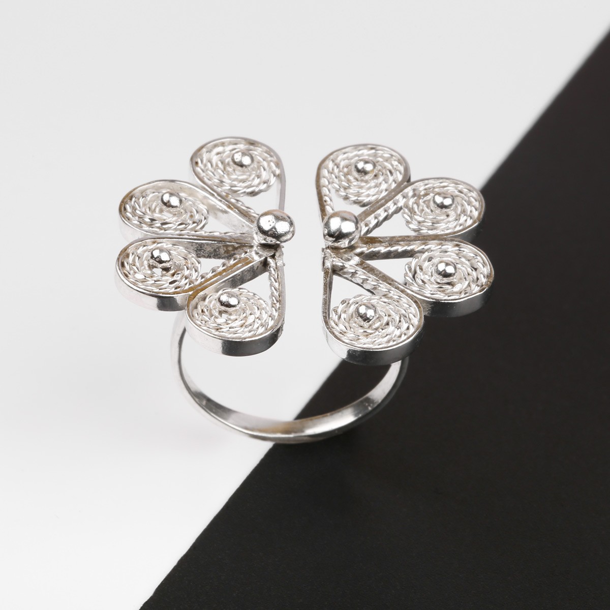 Malila Design Women's Ring| Flower Shape Ring 1