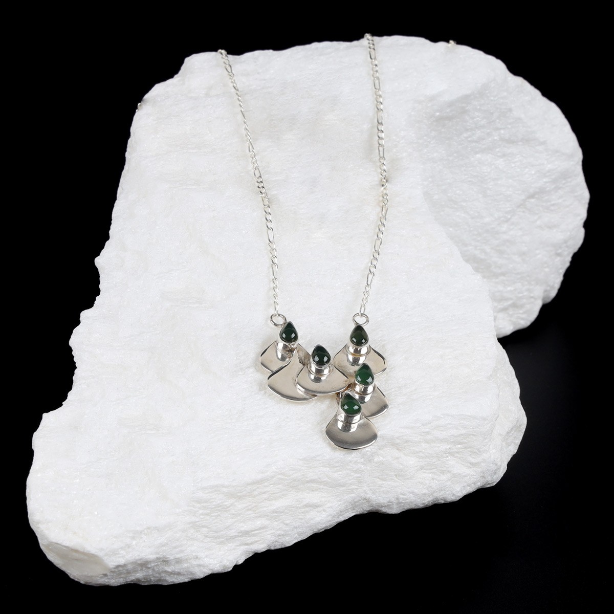 Rain Drops Design Green Agate Necklace 1