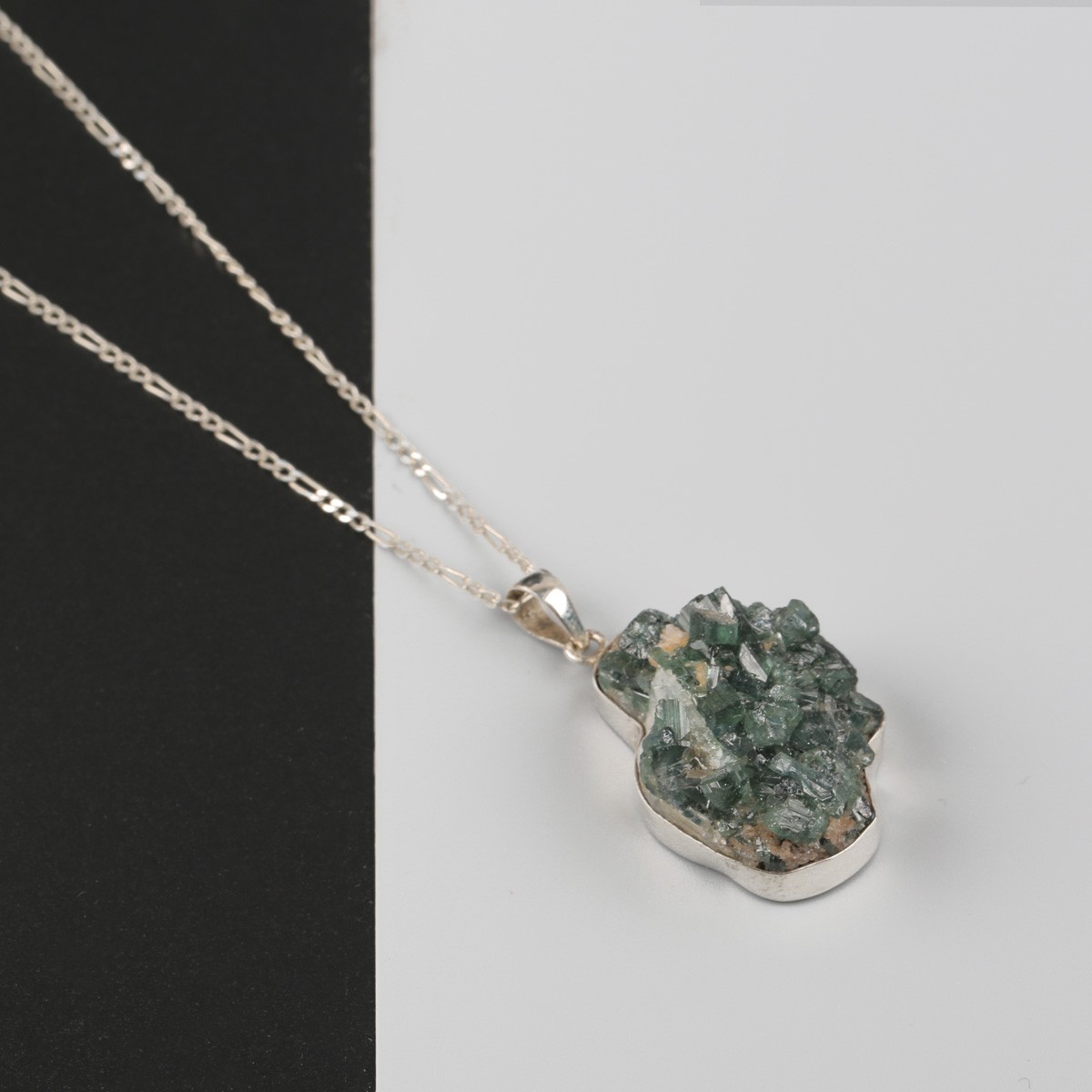 Turmaline Rough Necklace | Solitaire Locket 2