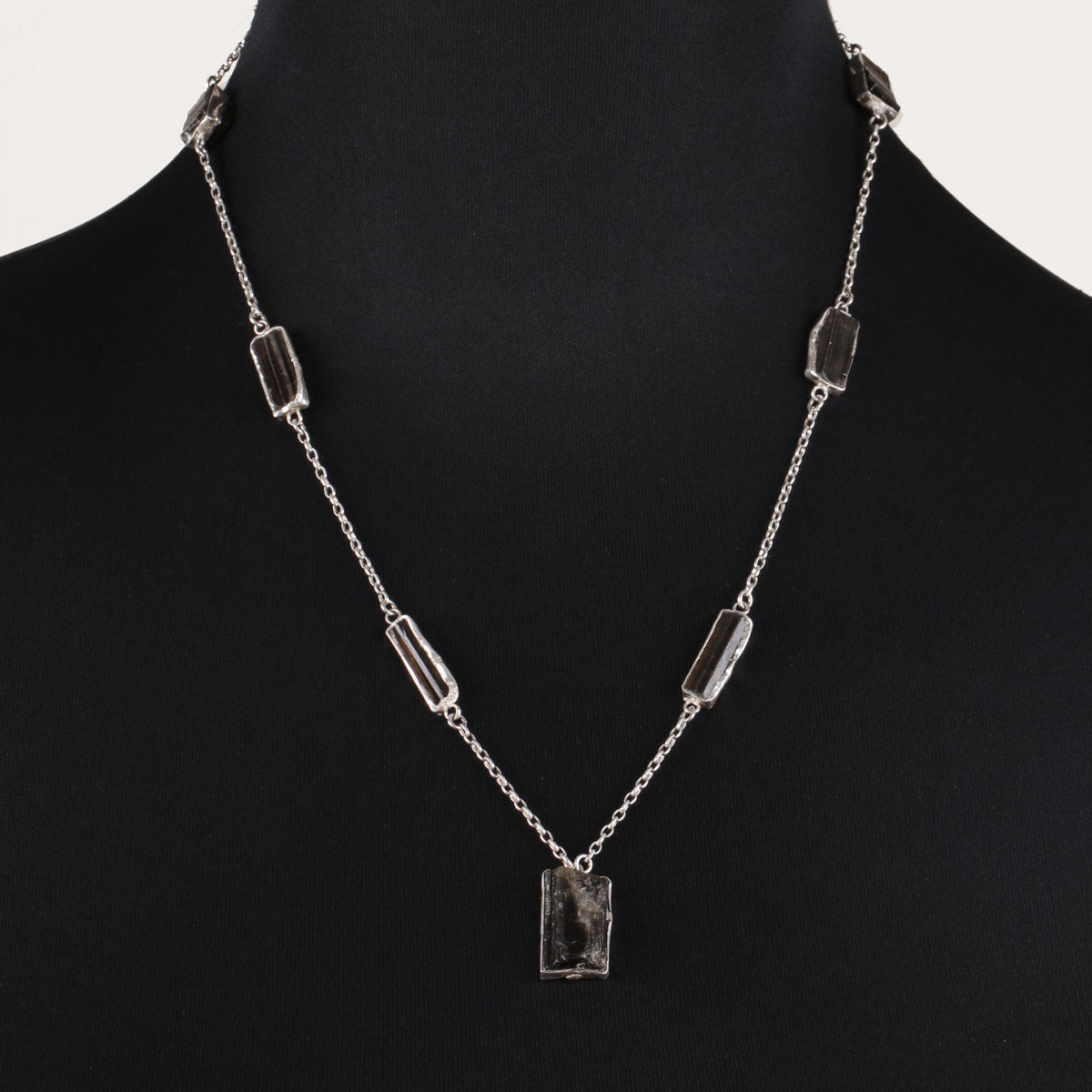 Beruj Single Strand Necklace | Silver Locket 1