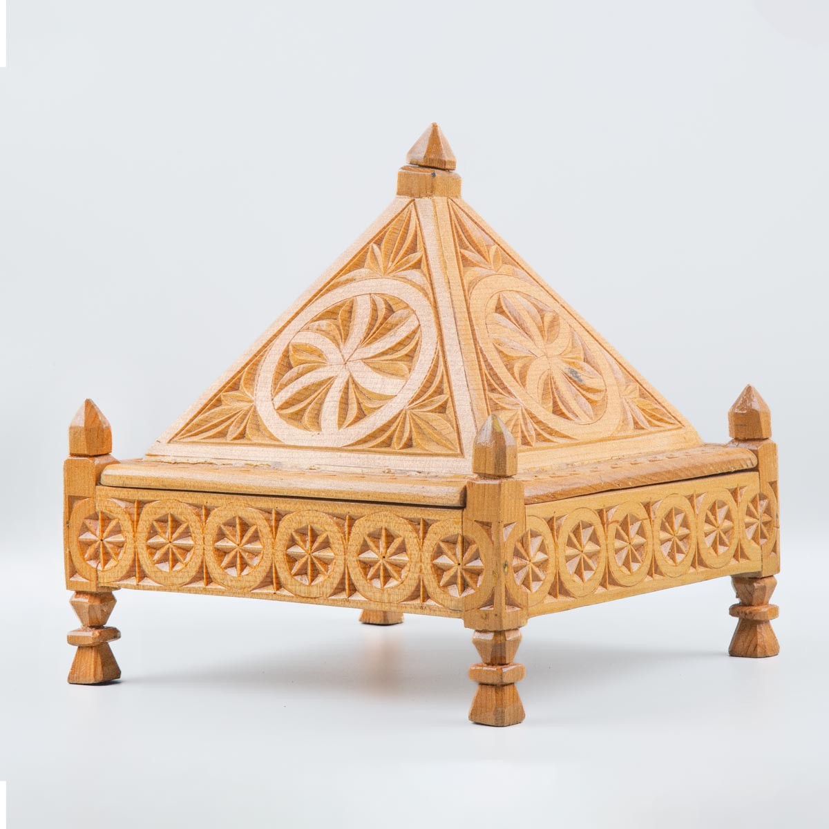 Archa Wooden Cake Dish | Engraved Handcrafted Cake Dish 1