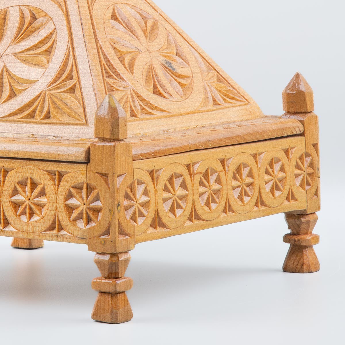 Archa Wooden Cake Dish | Engraved Handcrafted Cake Dish 4