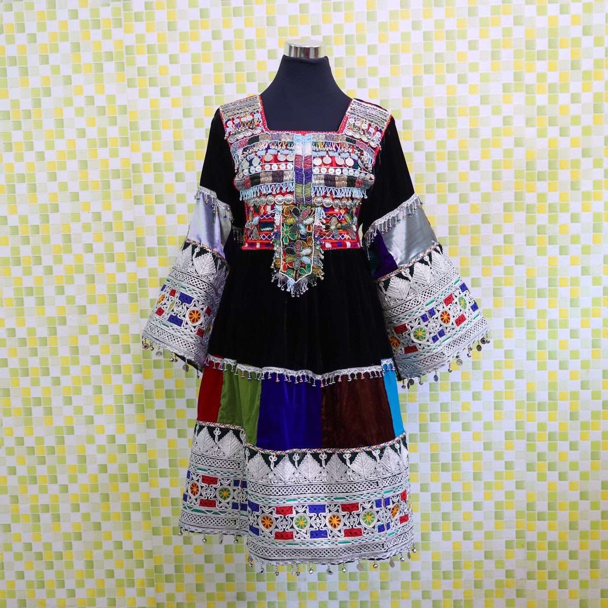 Elegant Gand Afghani 1