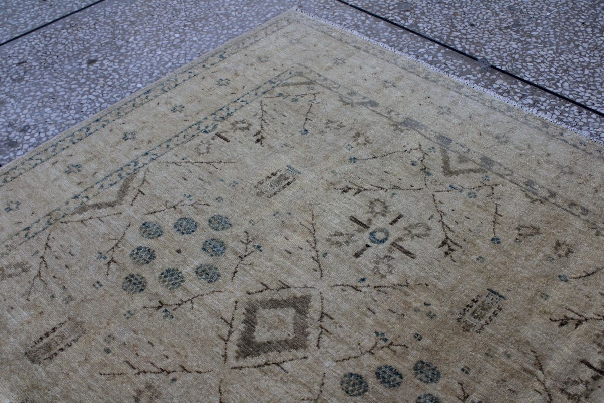 Stunning Antique White Chobi Rug  3