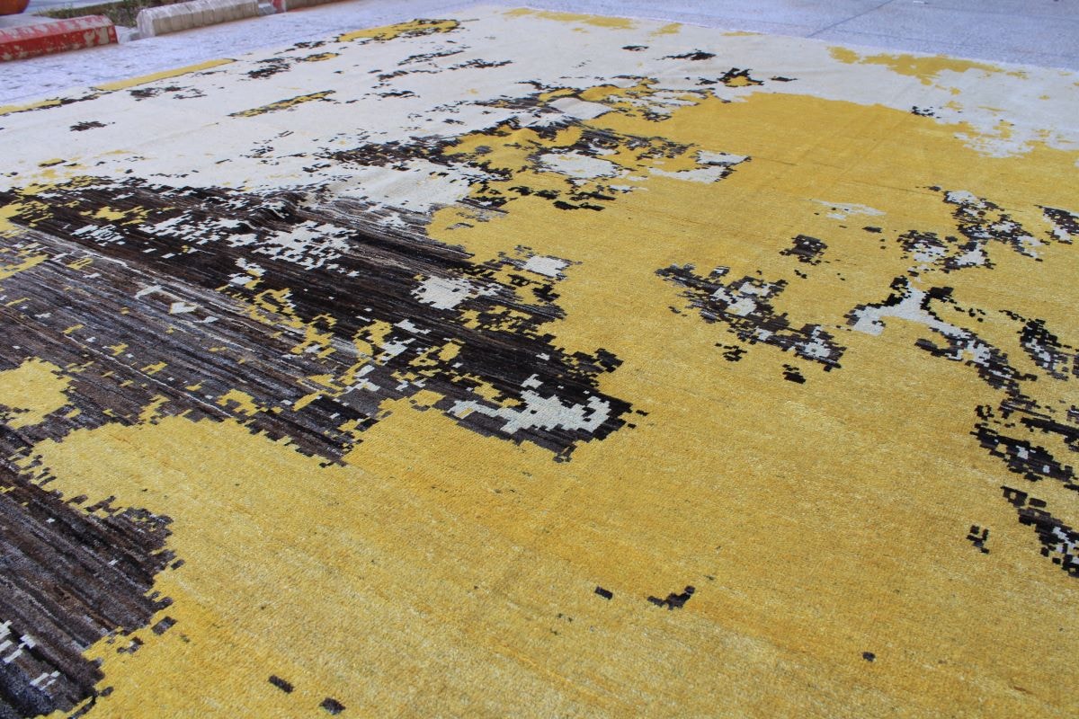 Yellowish Stunning Modern Design Chobrang Carpet 3