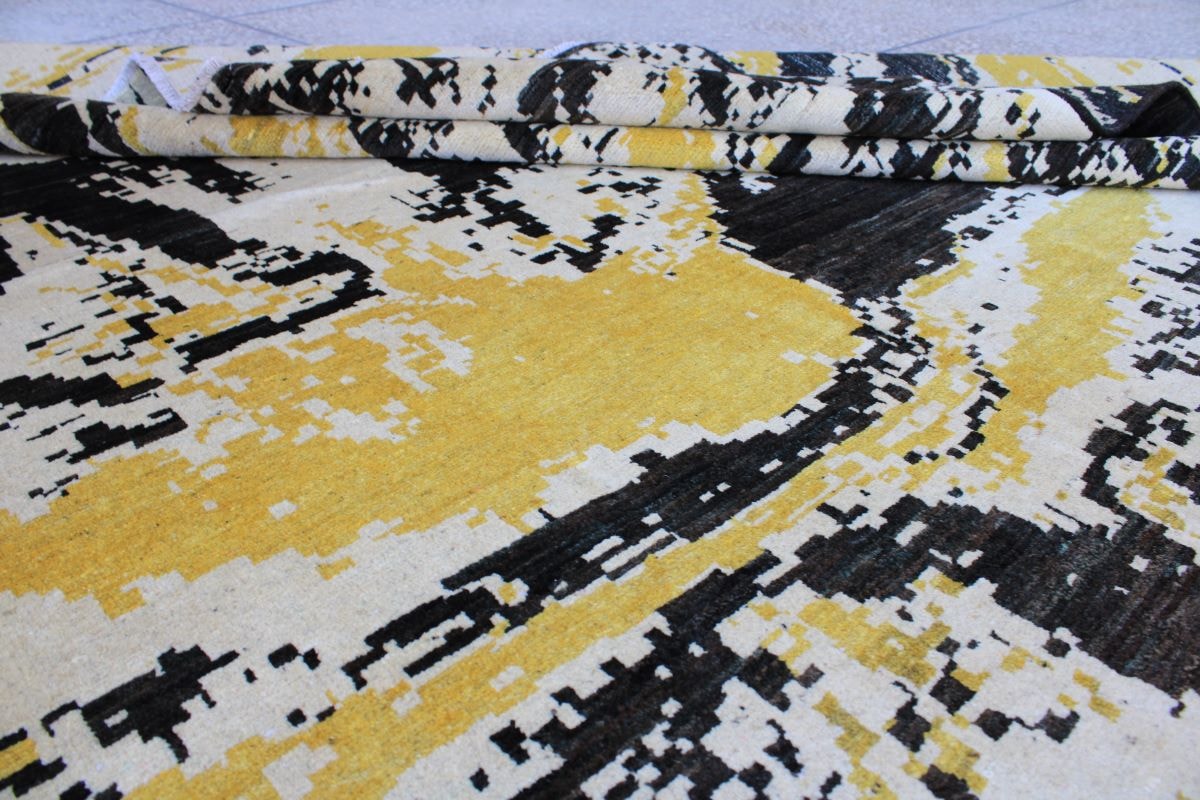 Black Yellow carpet 5