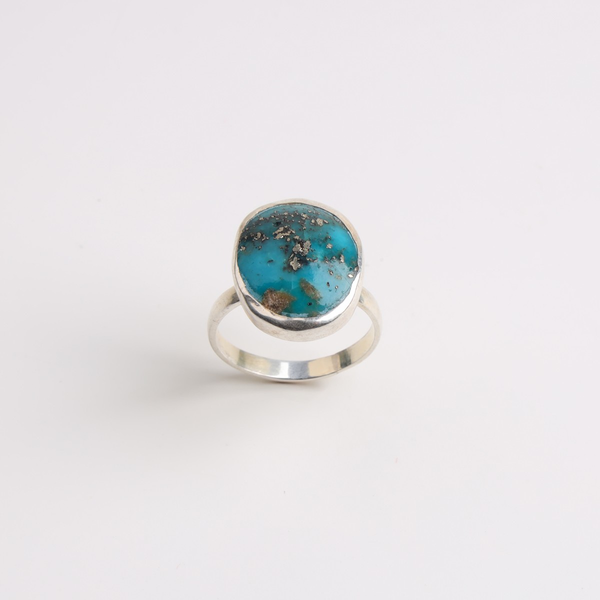 Handcrafted Silver Ring with Turquoise Gemstone 2