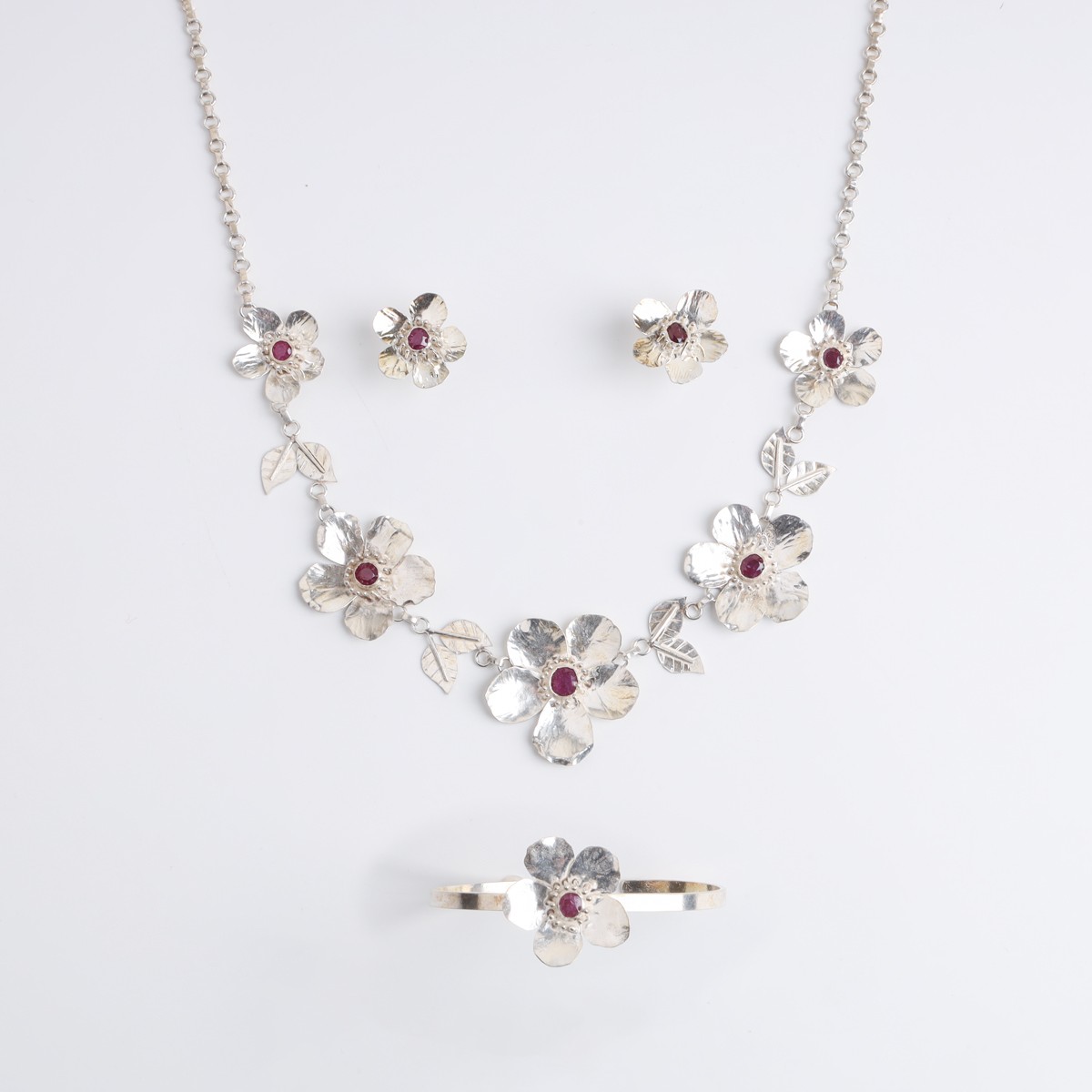 Sadaf Silver Floral Design Set with Natural Ruby Stones 1
