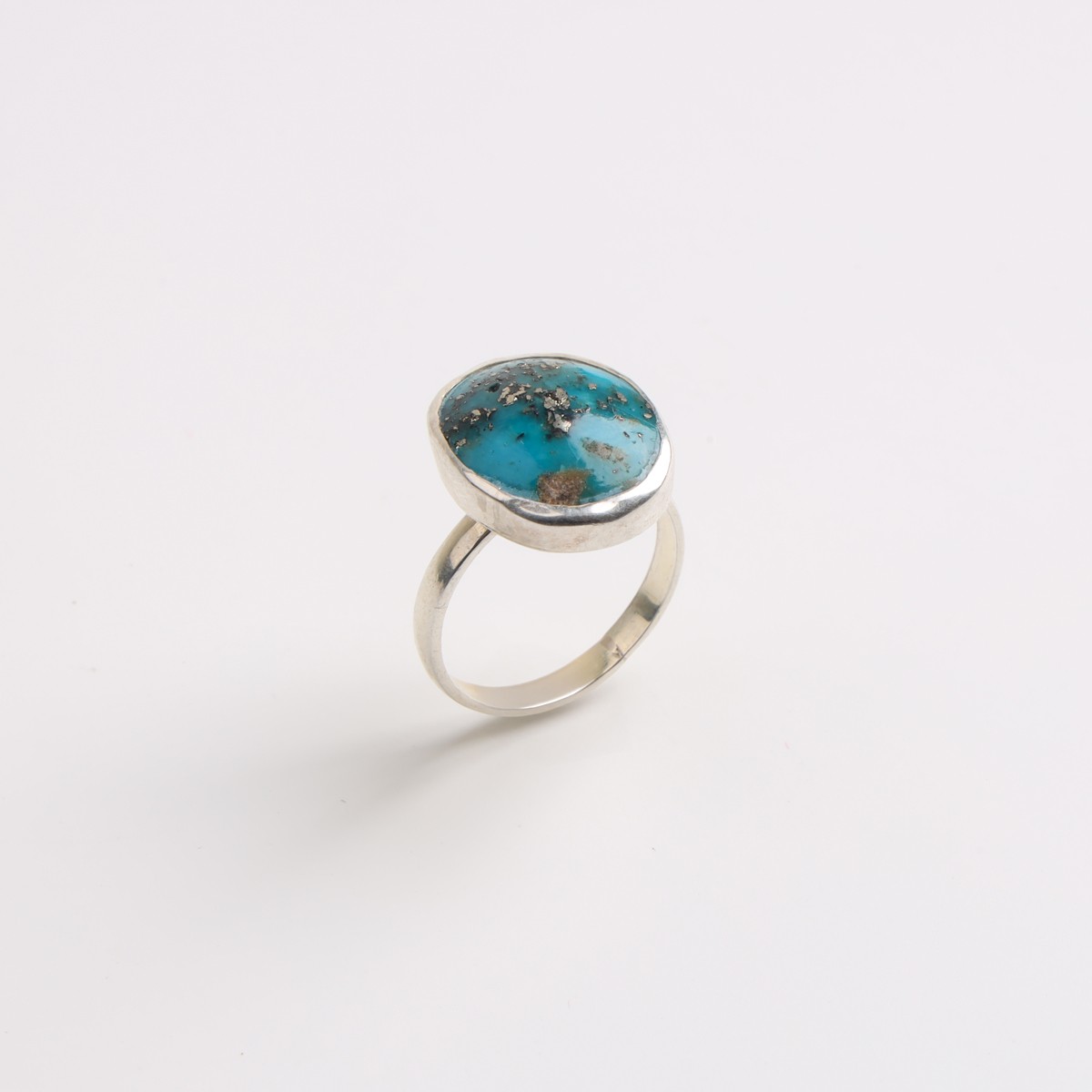 Handcrafted Silver Ring with Turquoise Gemstone 3