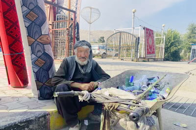 Save the Life of Mohammad Hassan, A Hardworking Elder with a Bent Back