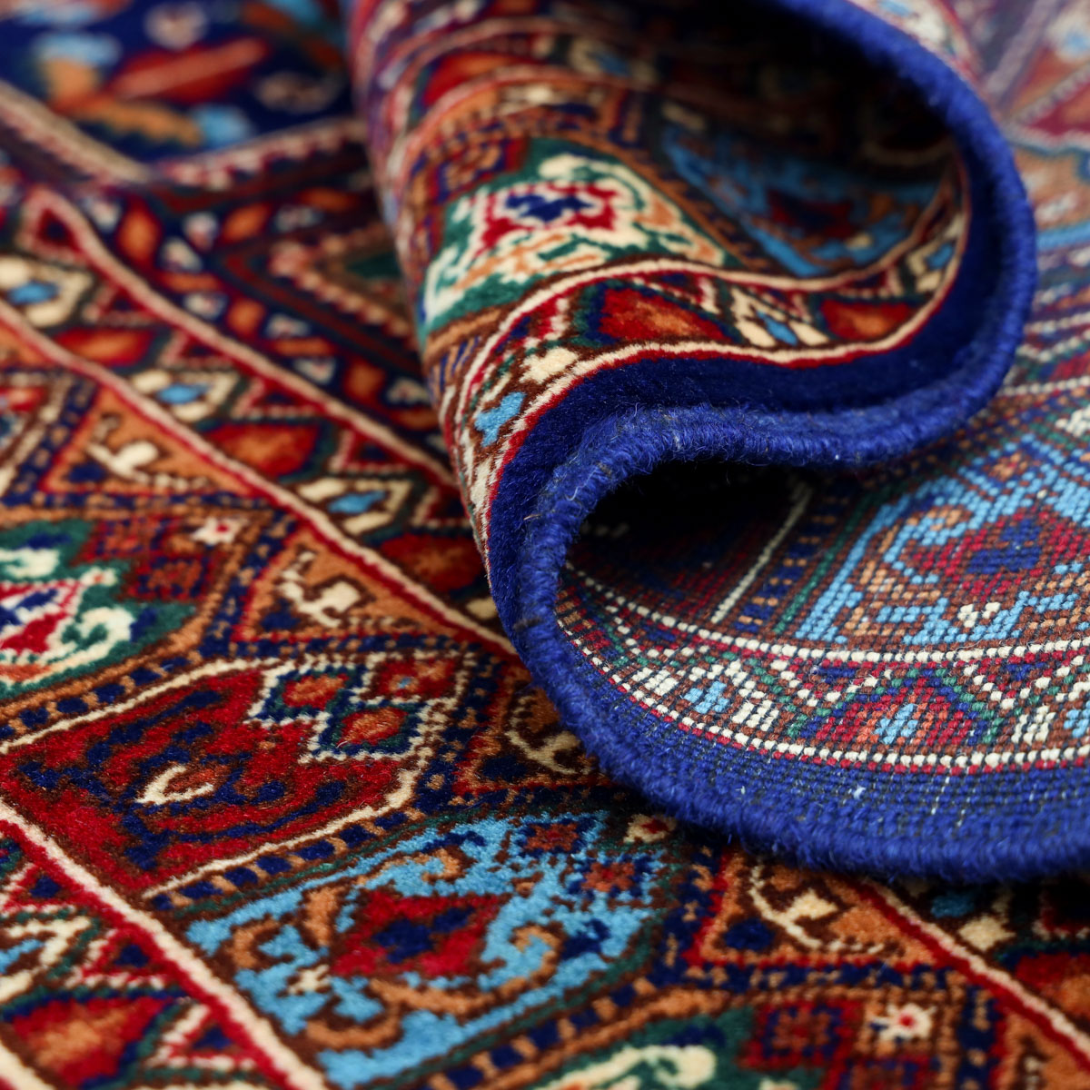 Bakhtiyari Rug - 5'9" x 3'9" (ft)