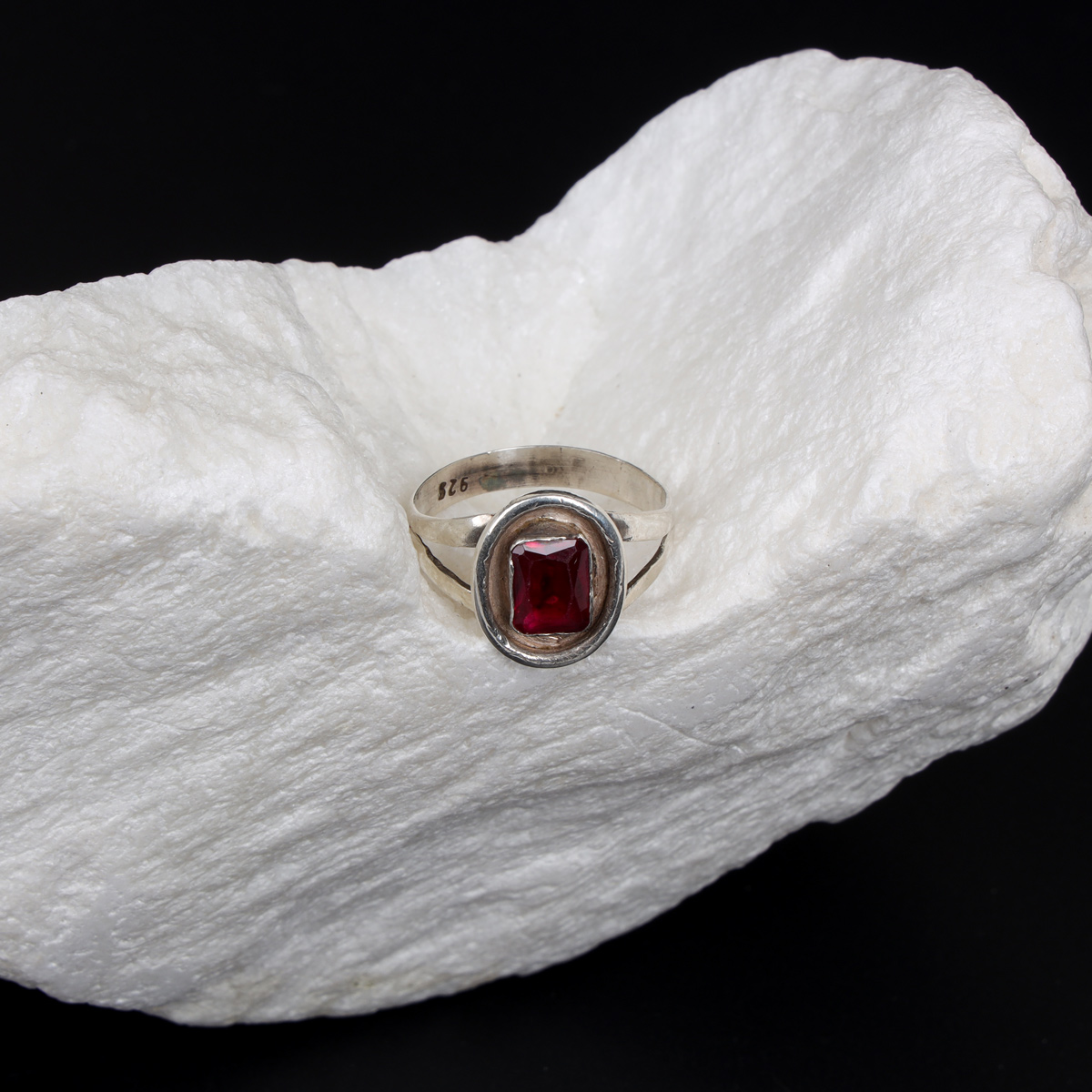 Red Indian Ruby Vintage Ring | 925 Silver Split Band Ring