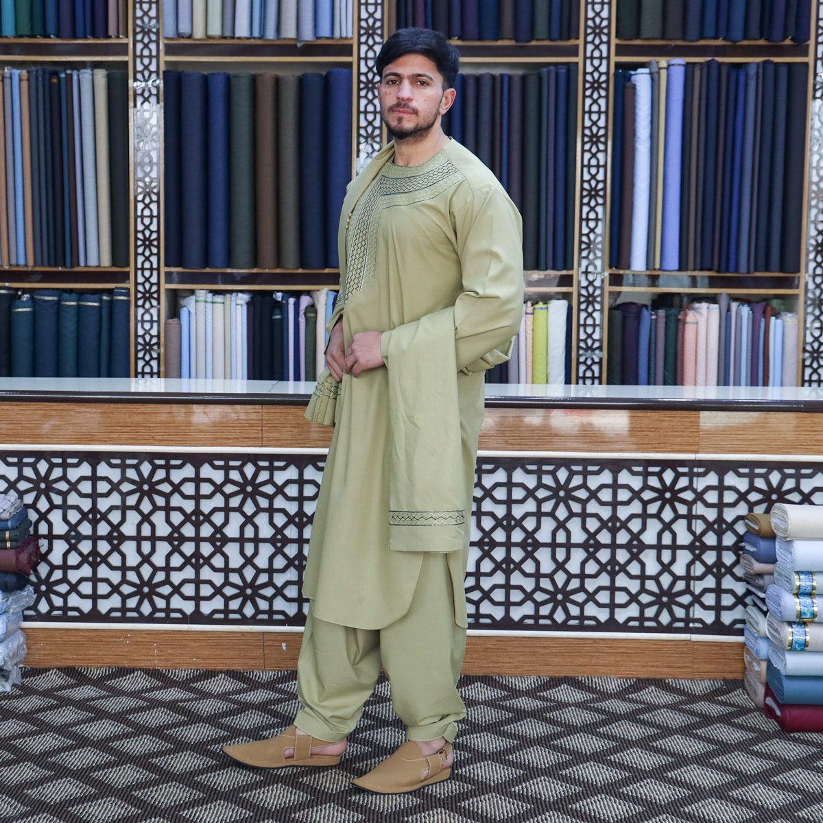 Traditional Men’s Clothing With Shawl – Perahan Tunban Set