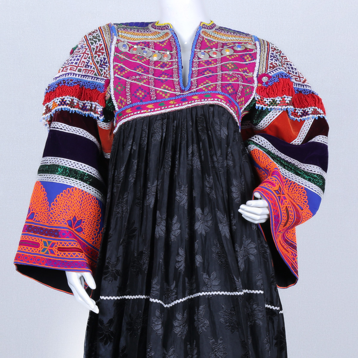 Atlasi Gol Bakhmal Gande Afghani Frock | Black Velvet Pleated Fancy Afghan Dress