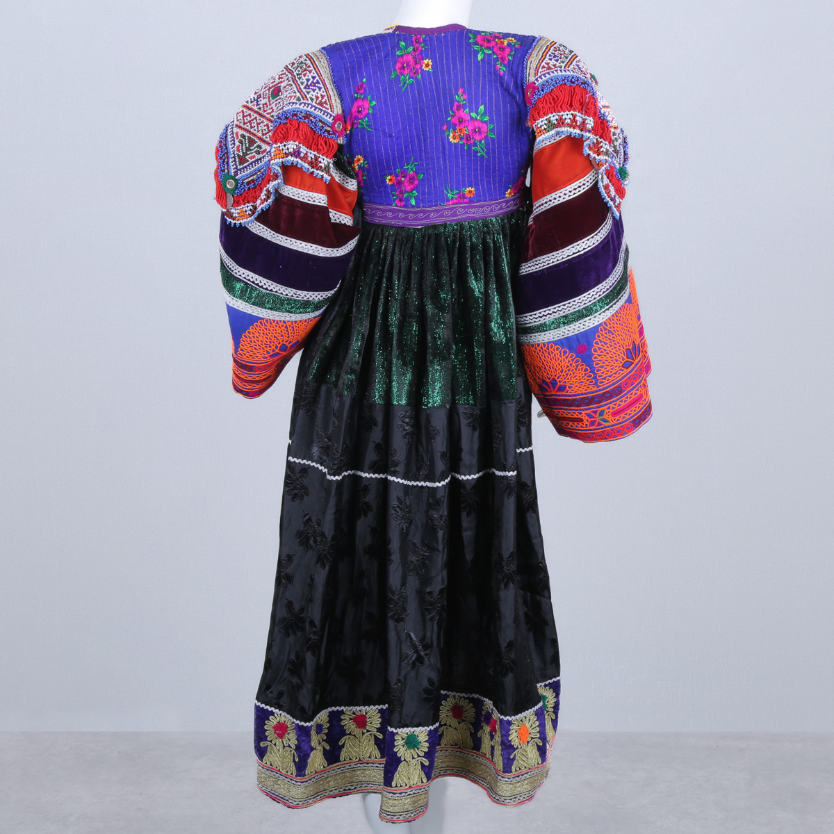 Atlasi Gol Bakhmal Gande Afghani Frock | Black Velvet Pleated Fancy Afghan Dress