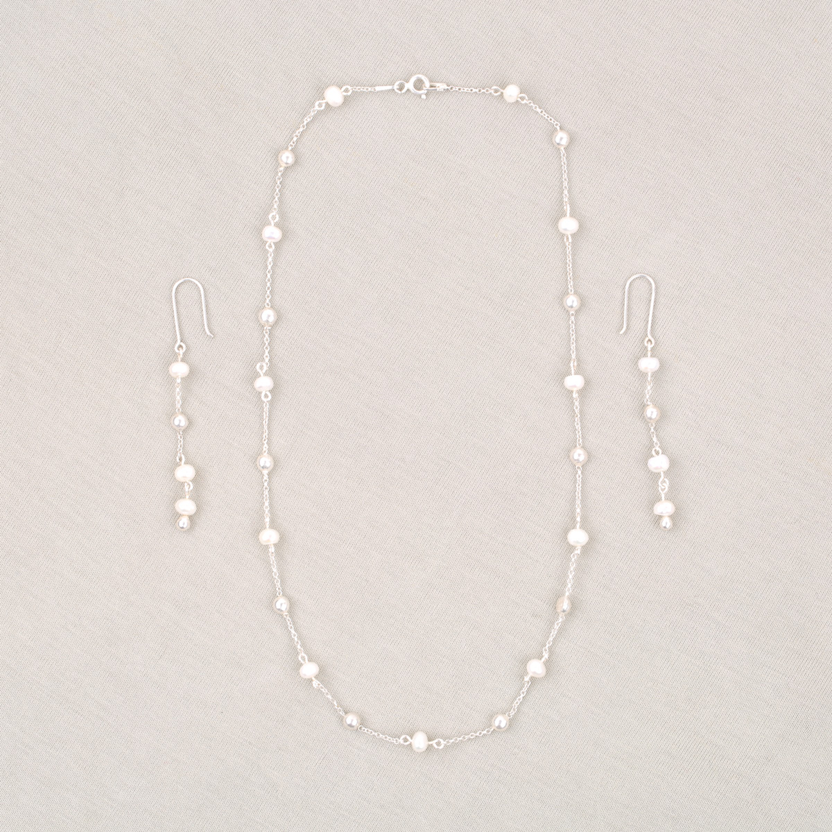 White Pearl Jewelry Set | Beaded Necklace & Earrings