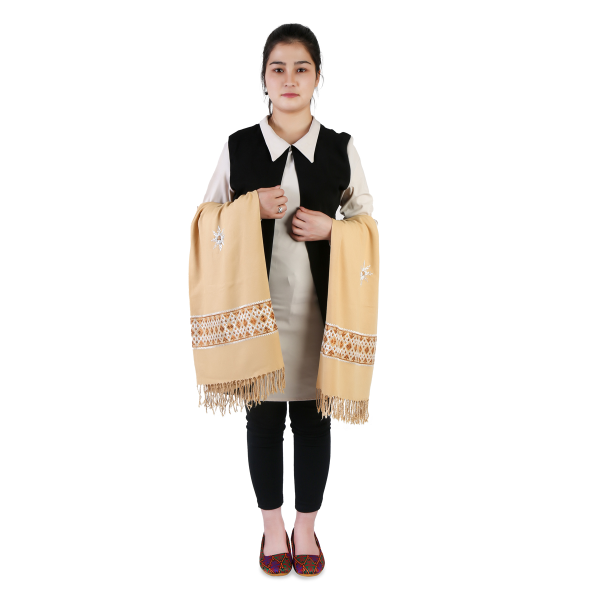 Kamak Embroidered Hazaragi Cotton Shawl