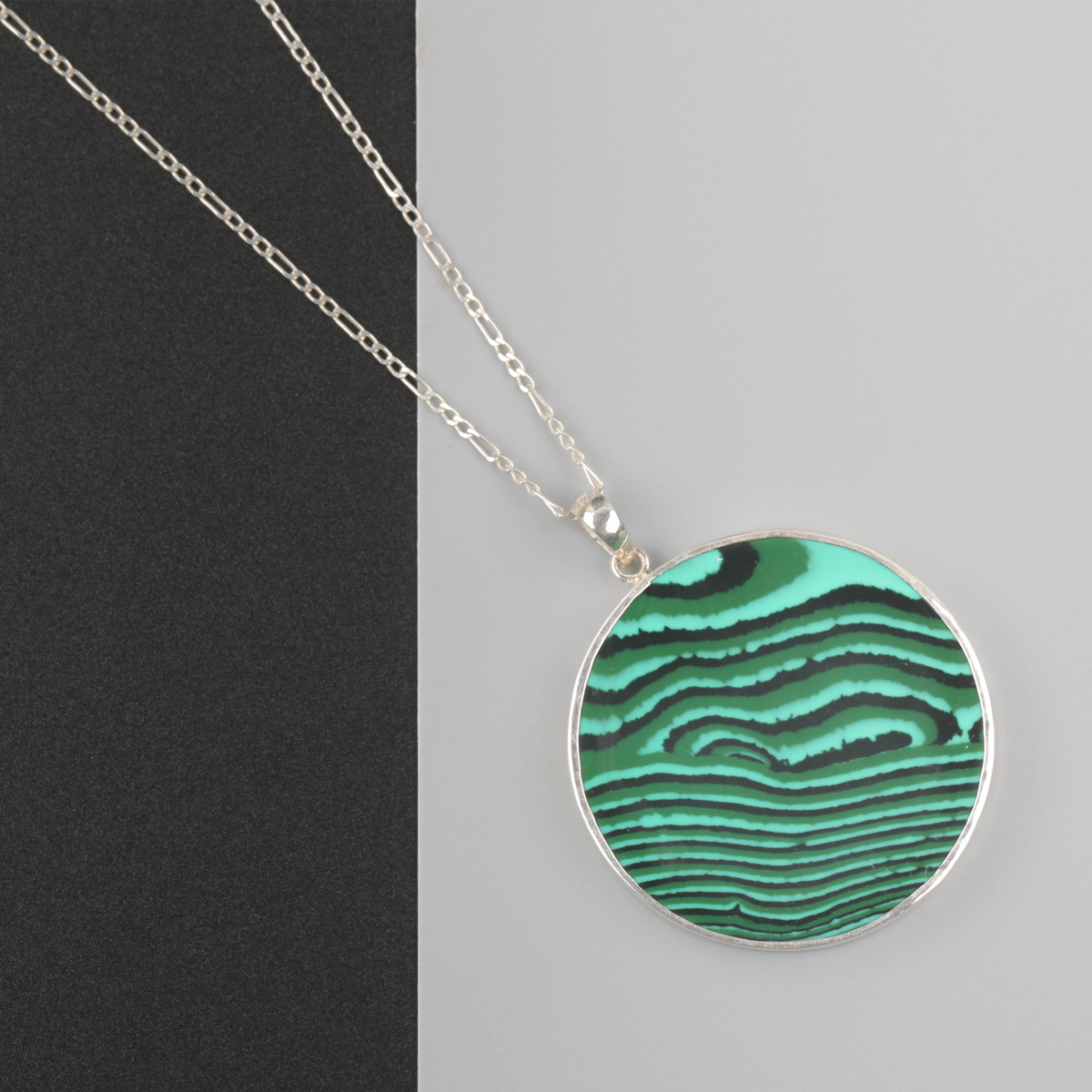 Malachite Circle Necklace | Silver Locket Necklace