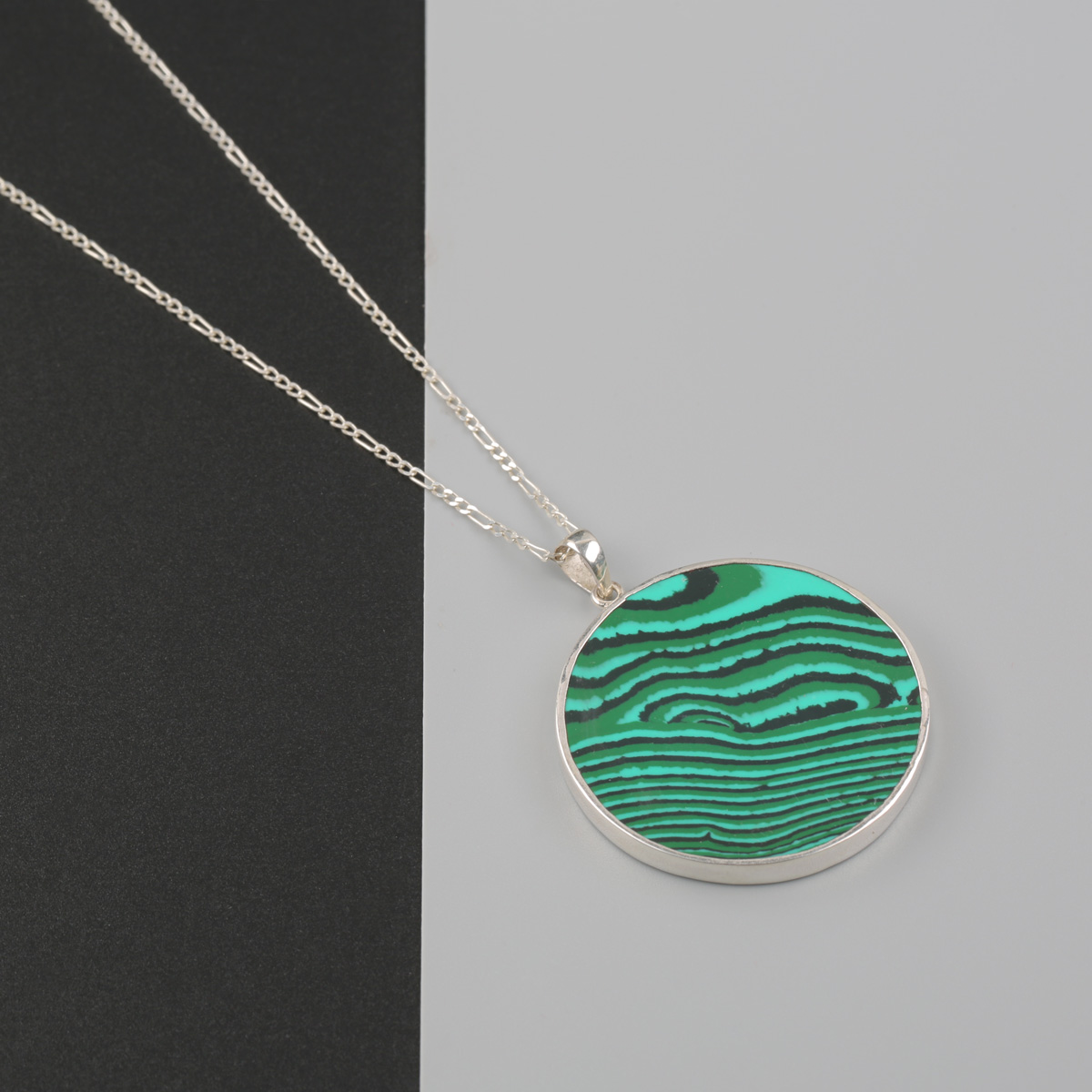 Malachite Circle Necklace | Silver Locket Necklace