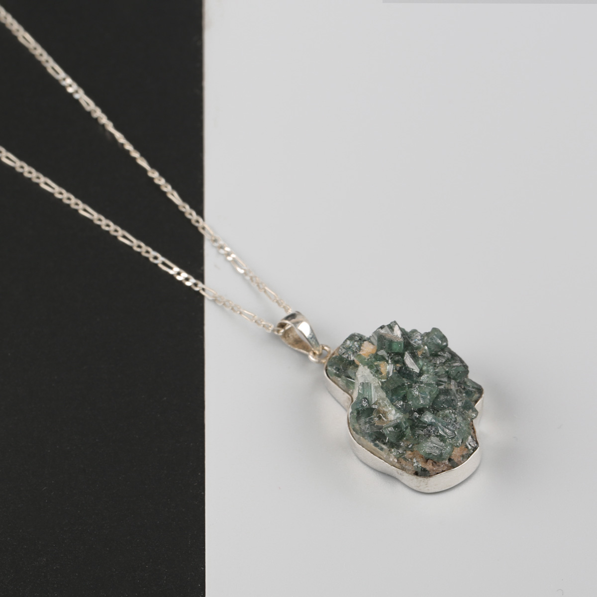 Turmaline Rough Necklace | Solitaire Locket