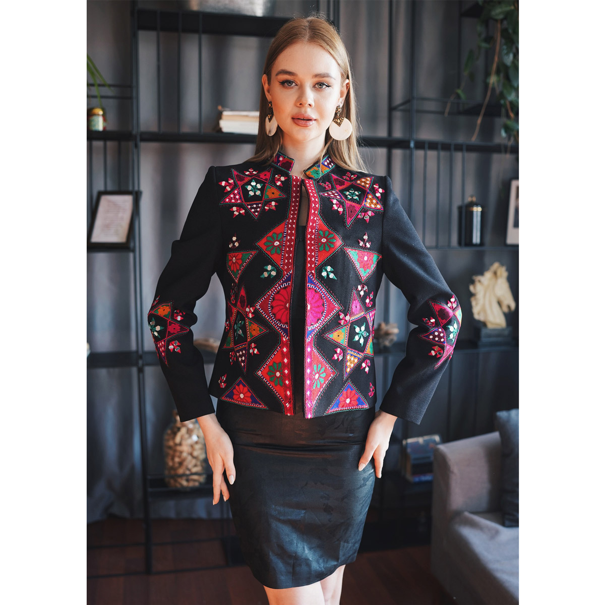 Laman Colorful Embroidery Short Blazer| Black Crepe Women's Coat