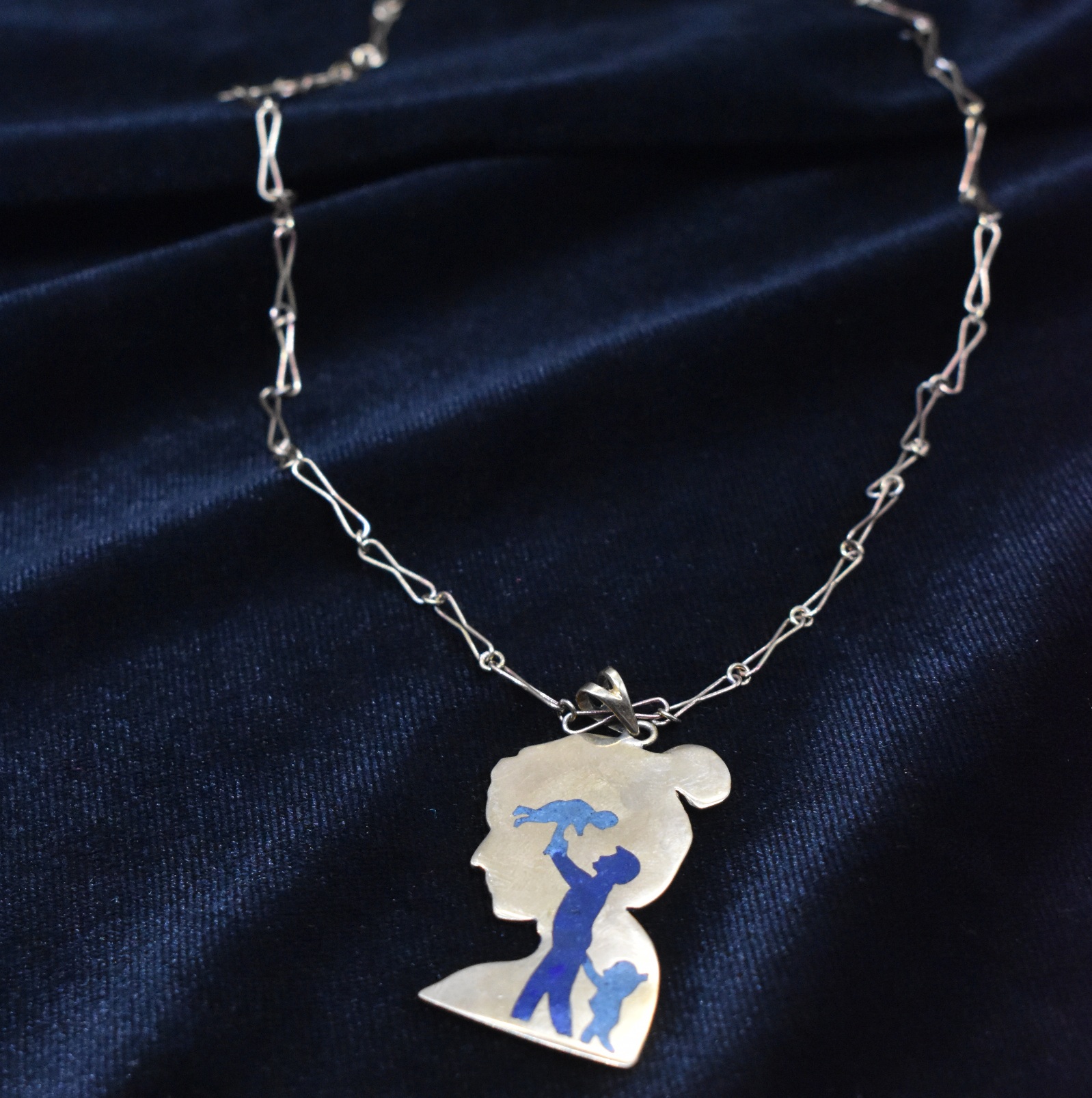Mom Pendant