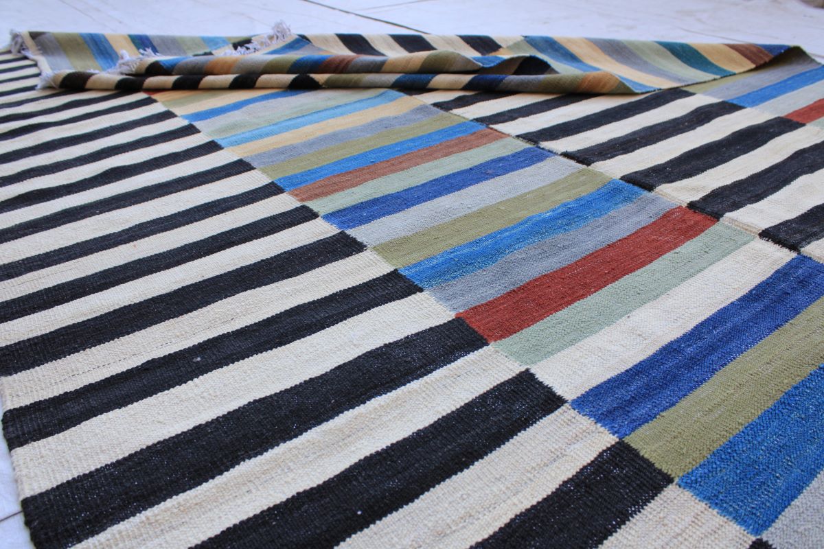 Beautiful Design Handmade Chobrang Natural Color Kilim