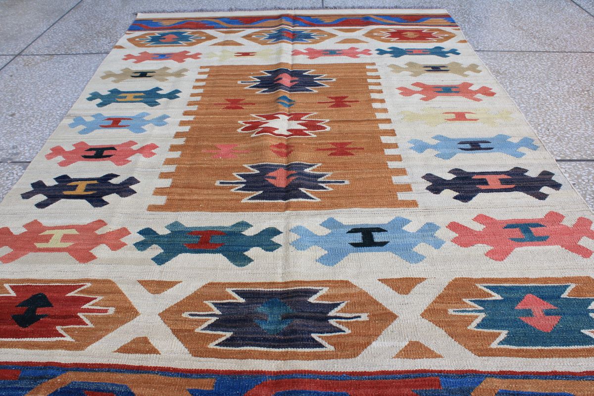 Flower Print Hand Knotted Kilim Rug